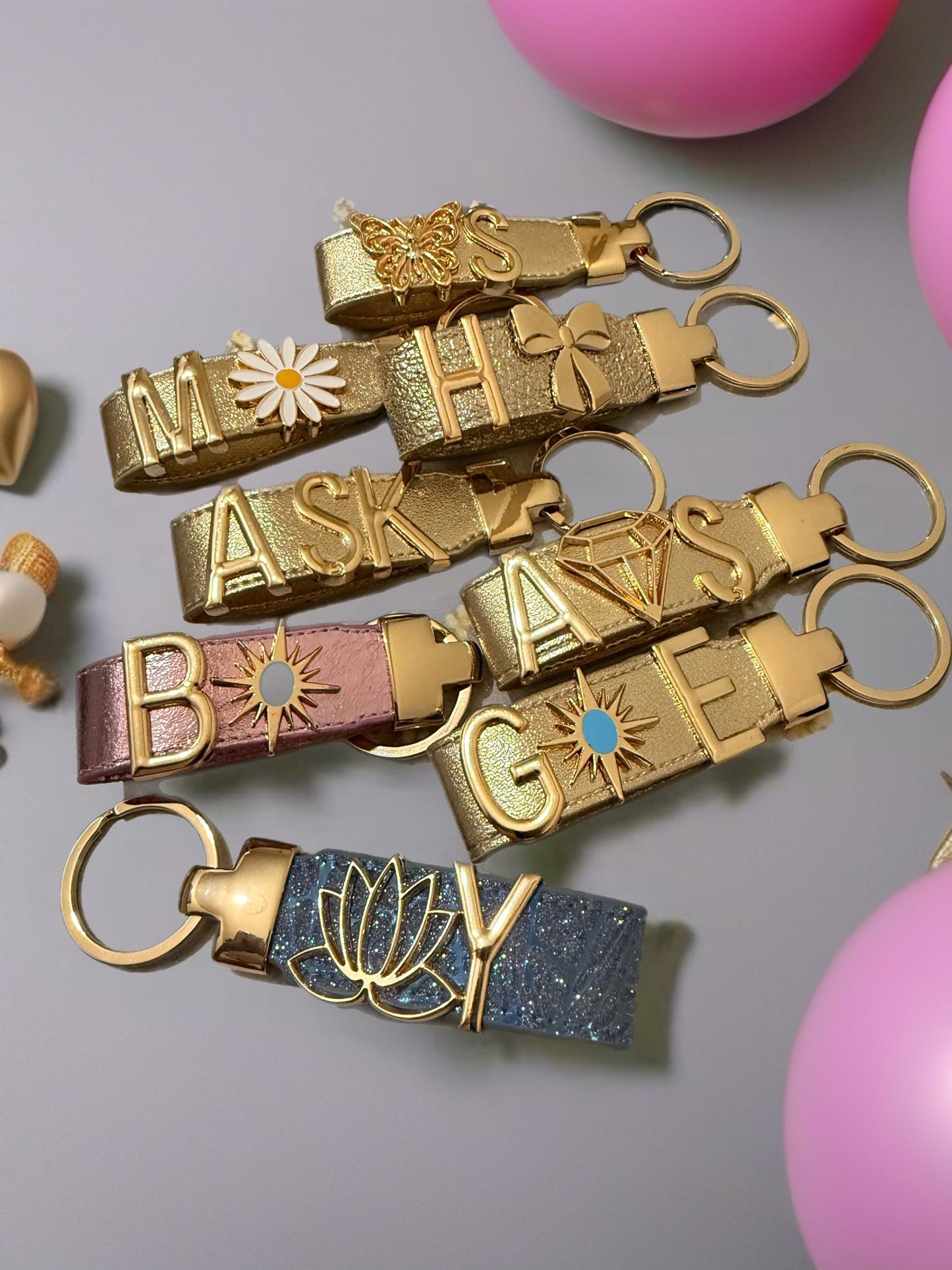 KİŞİSELLEŞTİRİLEBİLEN DERİ ANAHTARLIKLAR